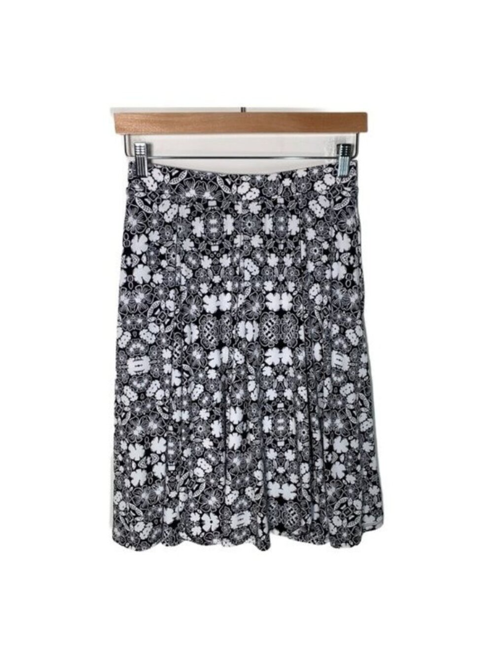 LuLaRoe Womens Skirt Small Black White Floral A Line Pull On Stretch Casual